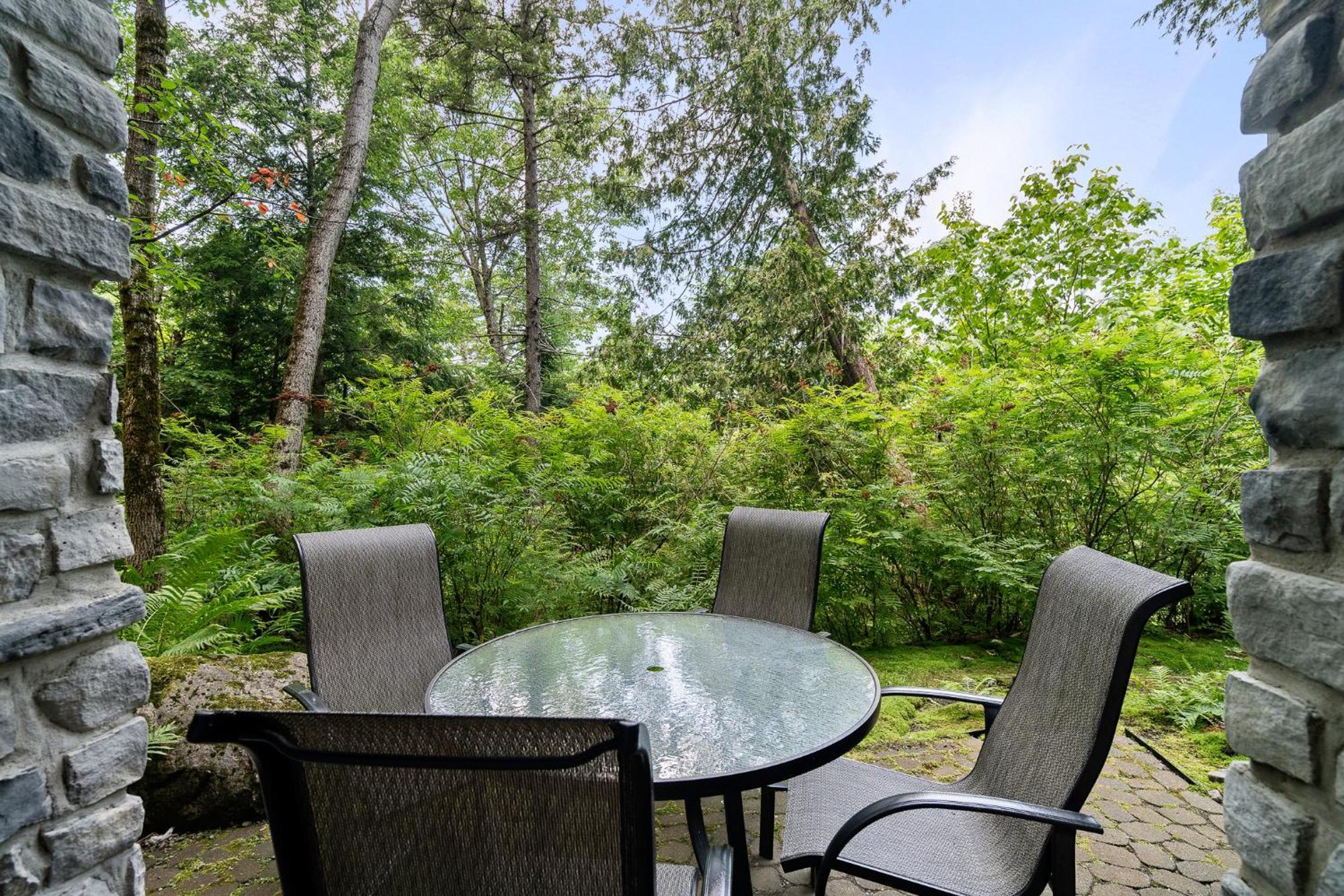 Les Eaux - 2Bdrs W Pool & Hot Tub Near Village Mont-Tremblant Exterior photo